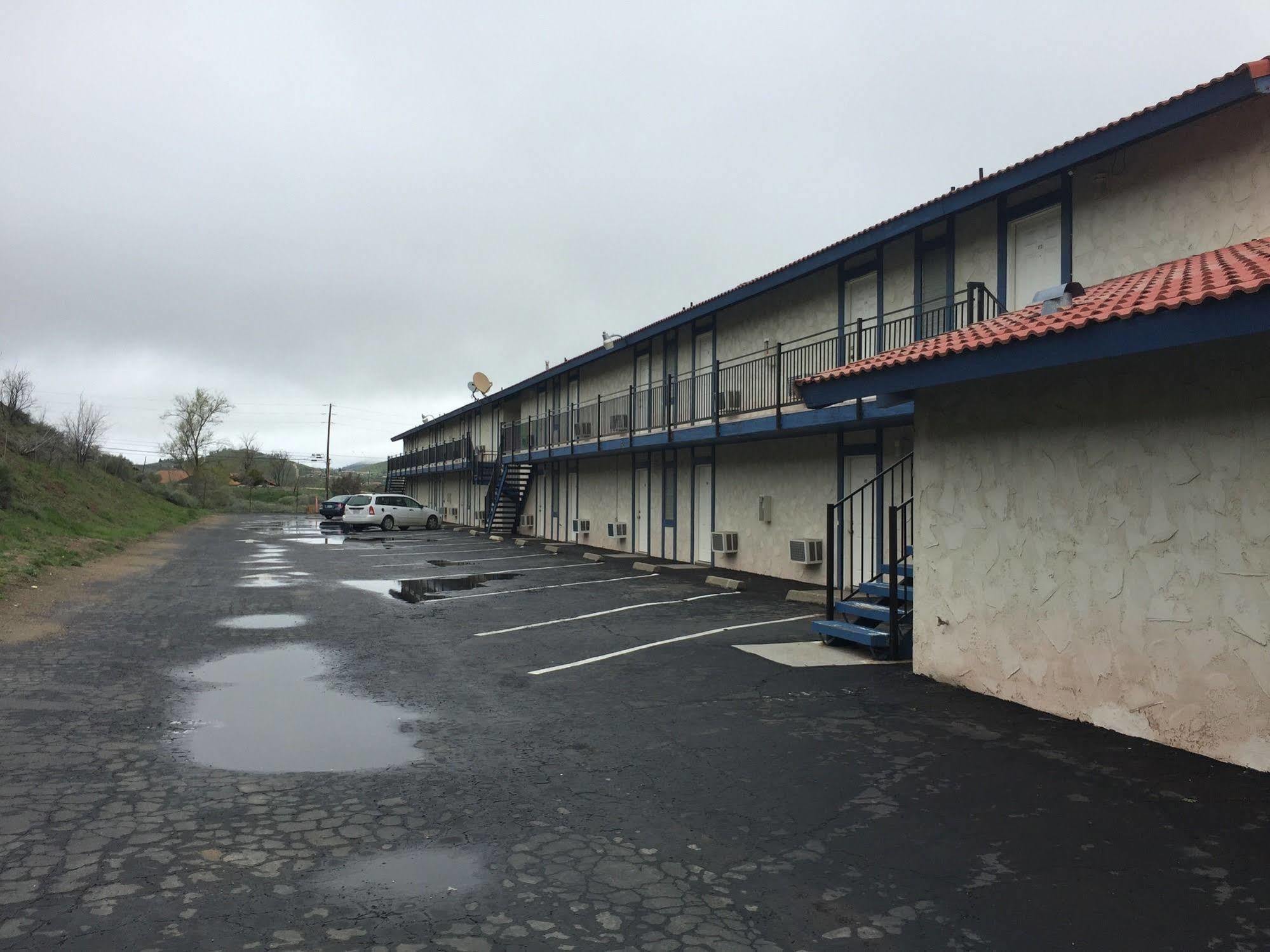 金山汽车旅馆 特哈查比 外观 照片